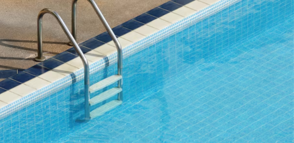 7 Reasons Why You Need Professional Cleaners for Your Pool and Spa